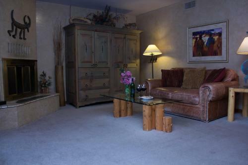 Posada Adobe Village Graham Inn