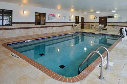 Holiday Inn Express Hotel & Suites Cherry Hills