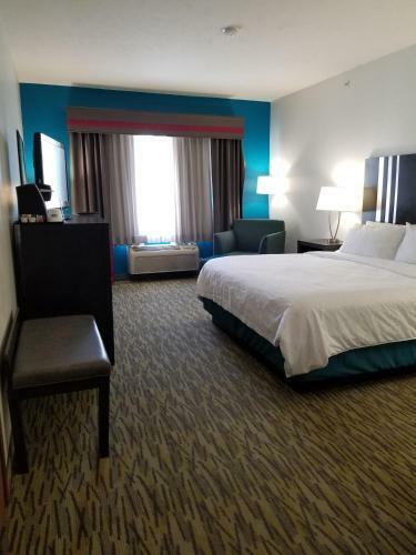Holiday Inn Express Hotel & Suites Omaha West