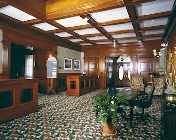 Hotel Dolce Hayes Mansion