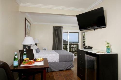 Ocean Beach Hotel