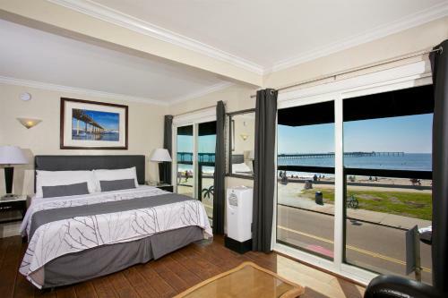 Ocean Beach Hotel