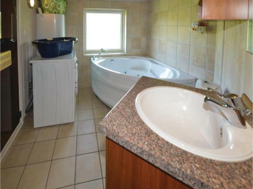 Holiday Home Sydgr�nsen