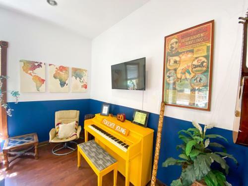 International Travelers House Adventure Hostel