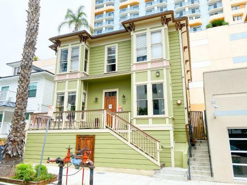 International Travelers House Adventure Hostel
