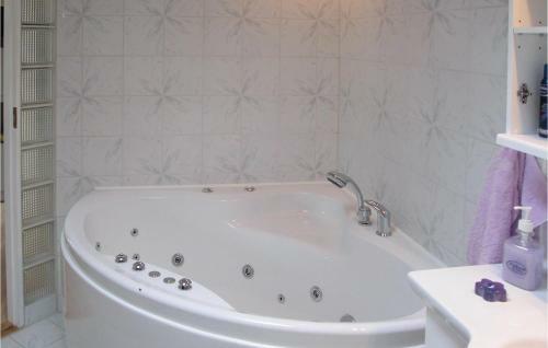 Two-bedroom Holiday Home In Brenderup Fyn