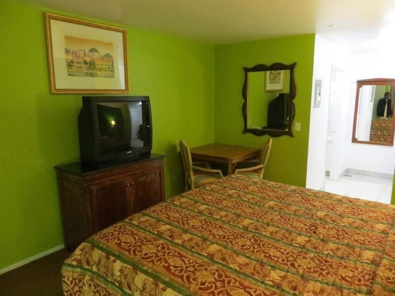 Crown Motel