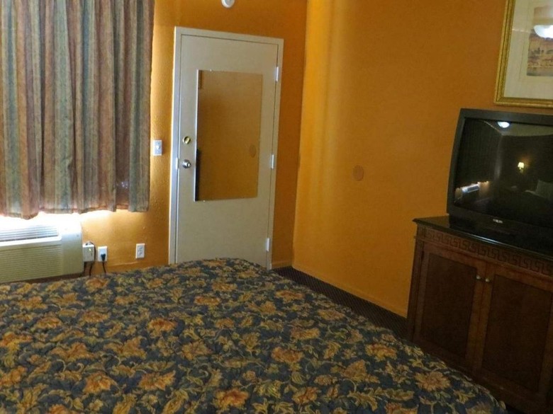 Crown Motel