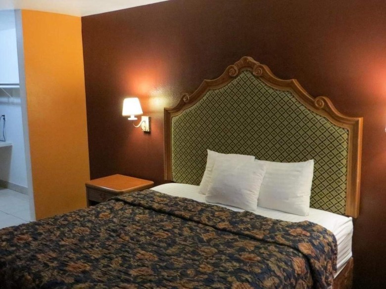 Crown Motel