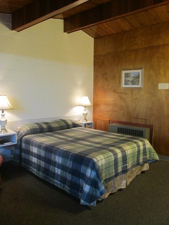 Crown Motel