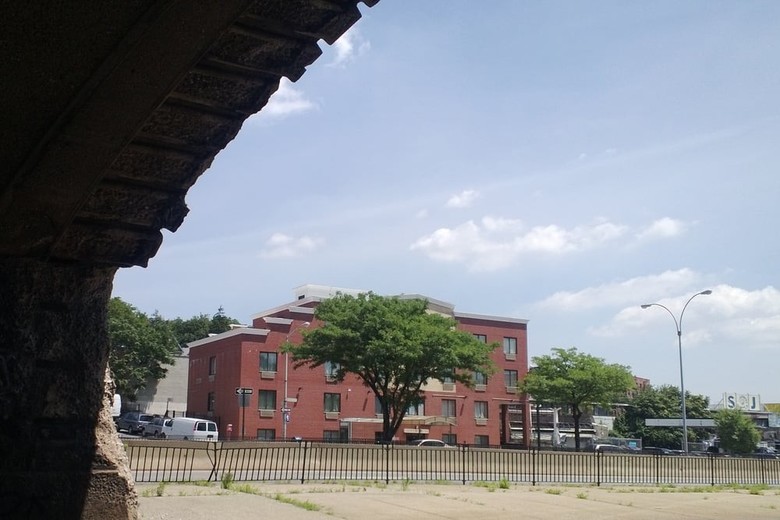 Crown Motel