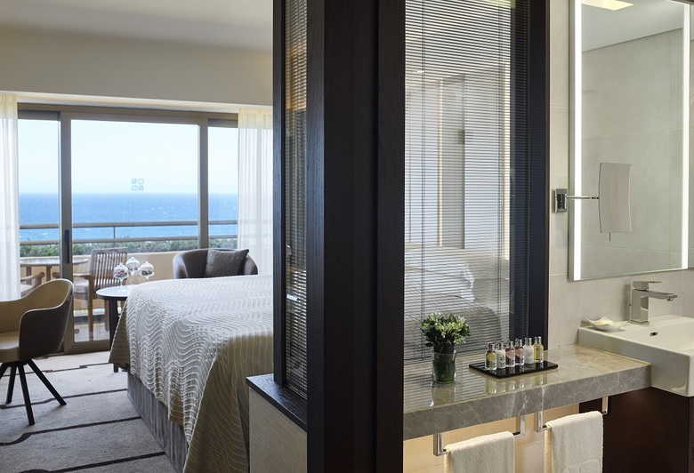 Four Seasons Hotel