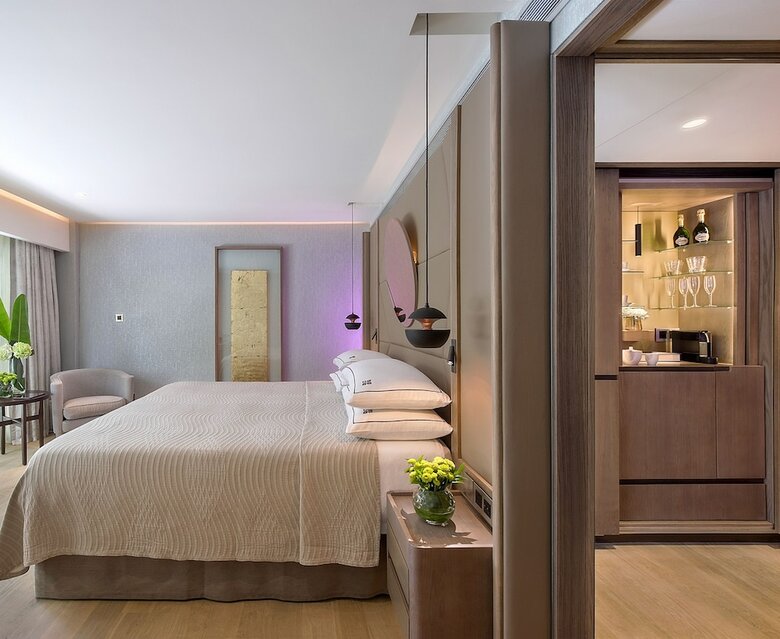 Four Seasons Hotel