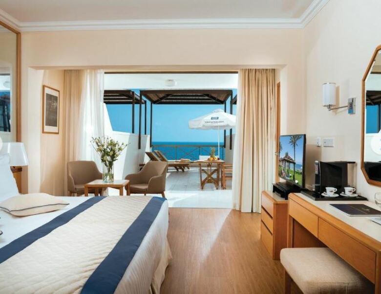 Hotel Constantinou Bros Athena Beach