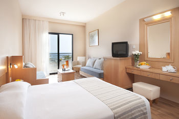 Hotel Louis Phaethon Beach