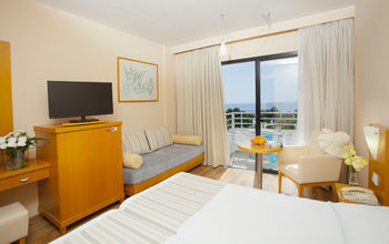 Hotel Louis Phaethon Beach
