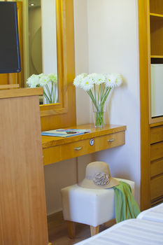Hotel Louis Phaethon Beach
