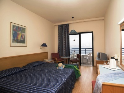 Hotel Queens Bay