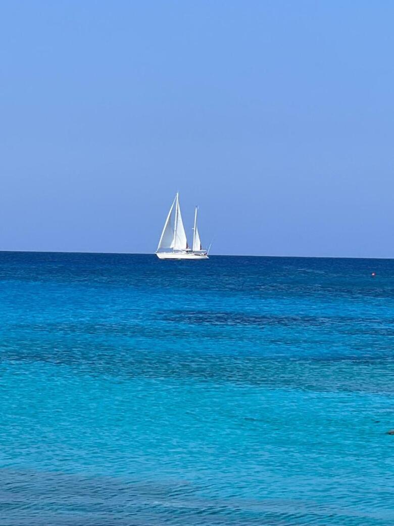 Hotel Adelais Bay