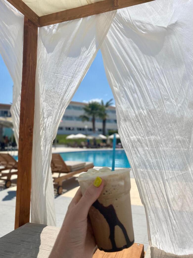 Hotel Adelais Bay