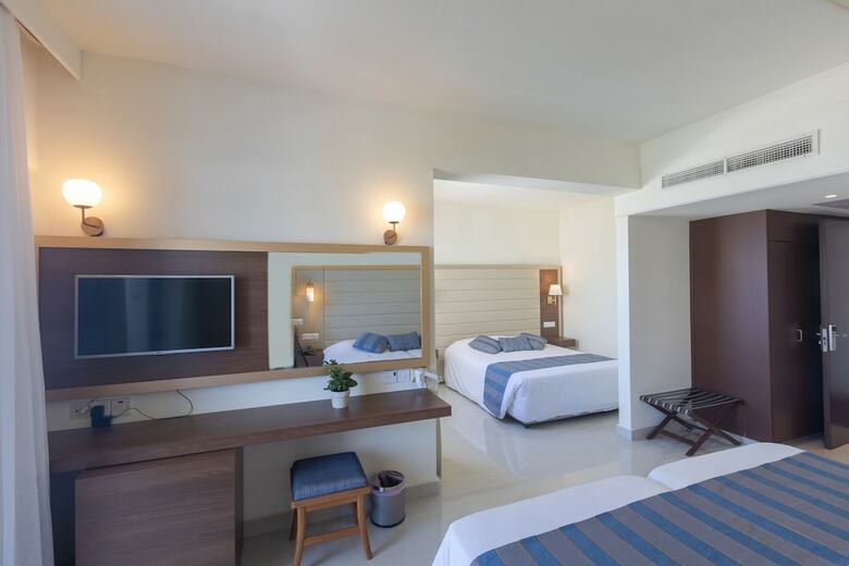 Hotel Iliada Beach(.)