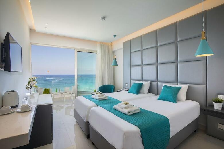 Hotel Silver Sands(.)