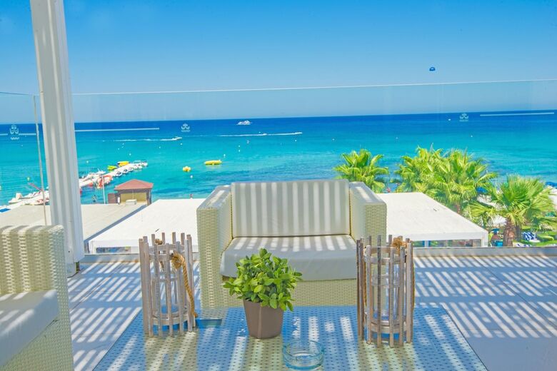 Hotel Silver Sands(.)