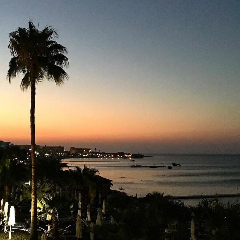 Hotel Silver Sands(.)