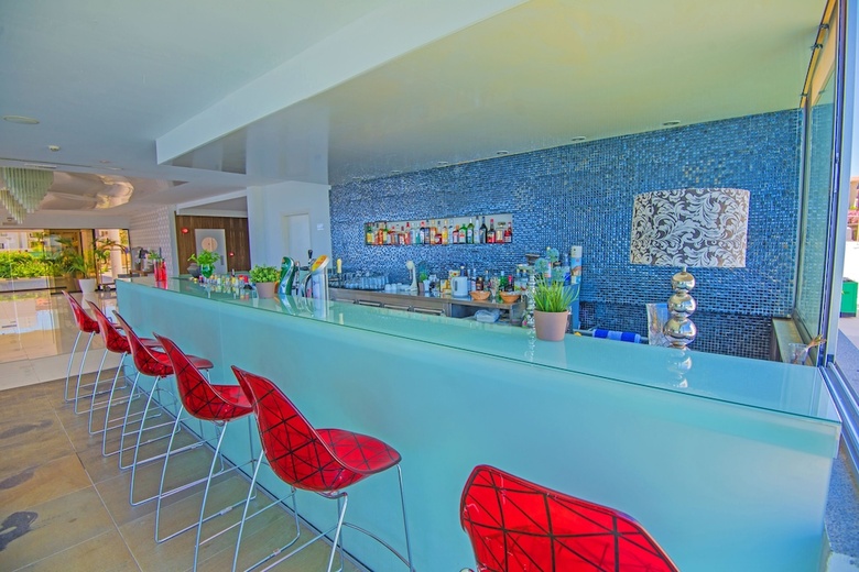 Hotel Silver Sands(.)