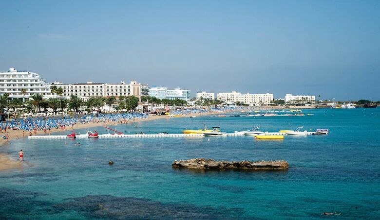 Hotel Silver Sands(.)