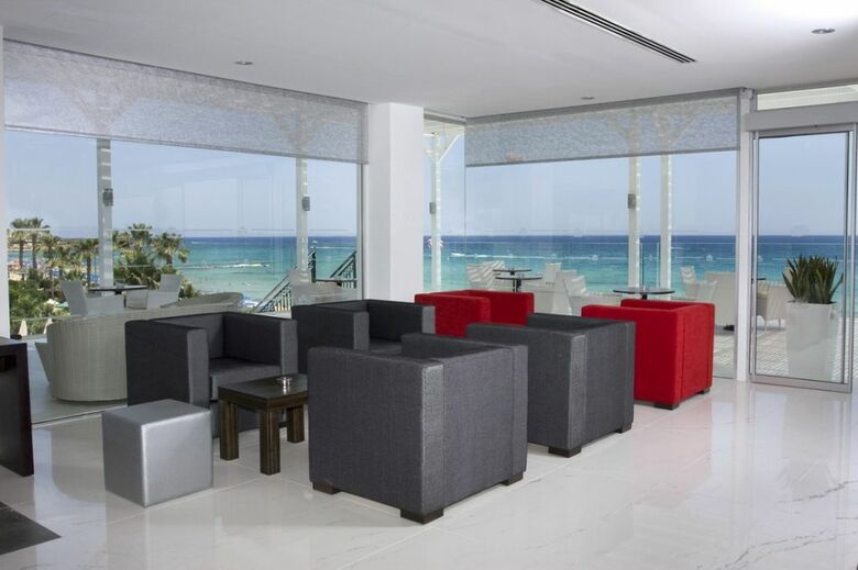 Hotel Silver Sands(.)