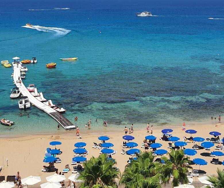 Hotel Silver Sands(.)
