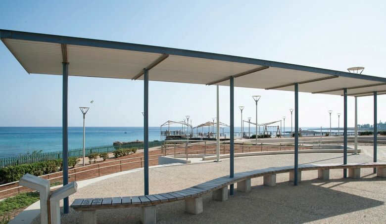 Hotel Silver Sands(.)