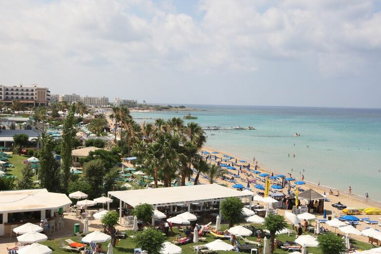 Hotel Silver Sands(.)