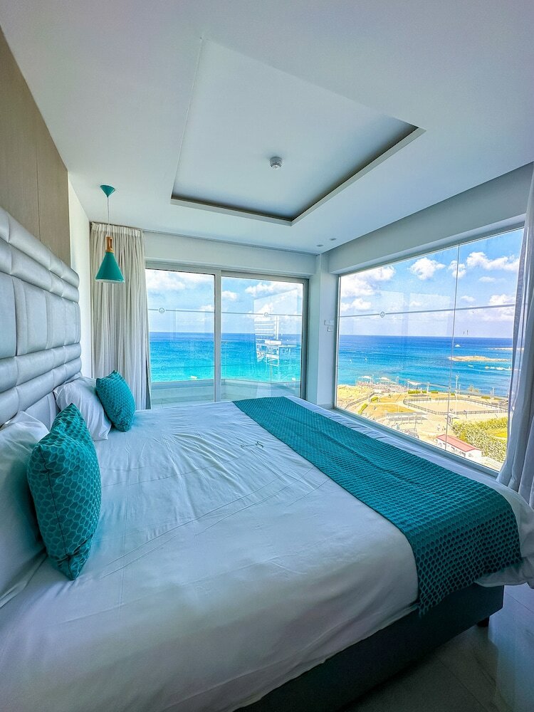 Hotel Silver Sands(.)