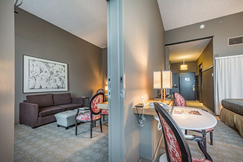 Proximity Hotel