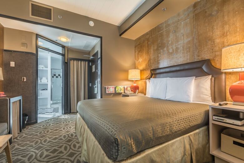 Proximity Hotel