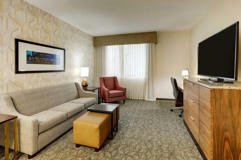 Hotel Drury Inn & Suites Columbus Convention Center
