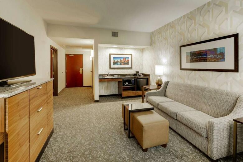 Hotel Drury Inn & Suites Columbus Convention Center