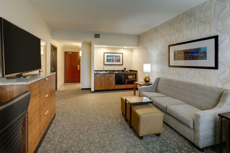 Hotel Drury Inn & Suites Columbus Convention Center