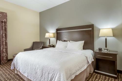 Hotel Hampton Inn West
