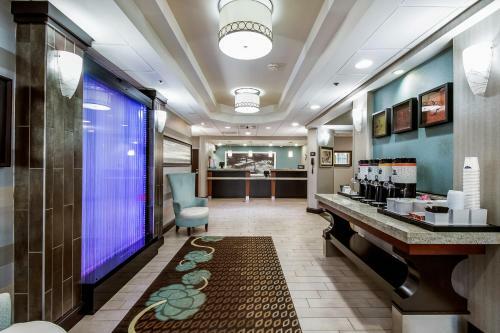 Hotel Hampton Inn West