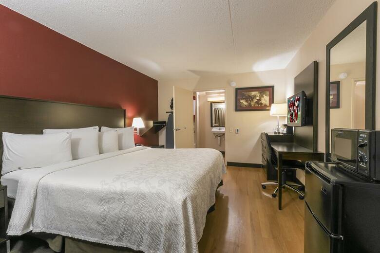 Hotel Red Roof Plus+ Columbus - The Ohio State University