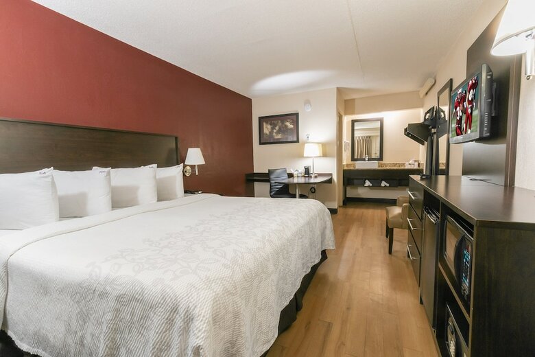 Hotel Red Roof Plus+ Columbus - The Ohio State University