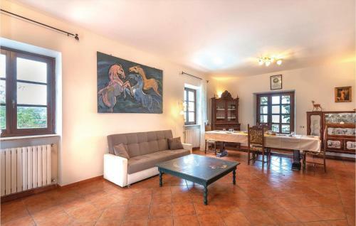 Four-bedroom Holiday Home In Allerona -tr-