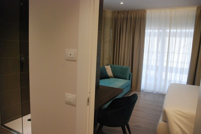 Solho Hotel