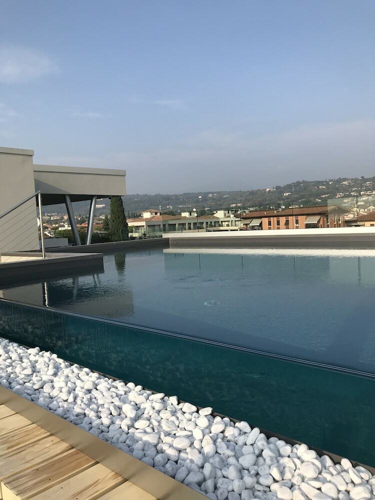 Solho Hotel