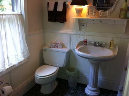 Emerald Necklace Inn Bed And Breakfast