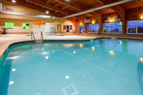 Hotel Holiday Inn Detroit Lakes