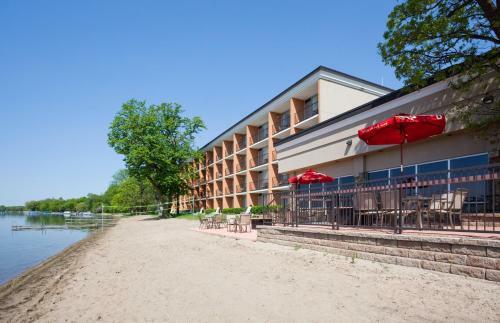 Hotel Holiday Inn Detroit Lakes